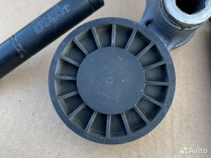 Натяжитель ремня генератора Mercedes om606 w140