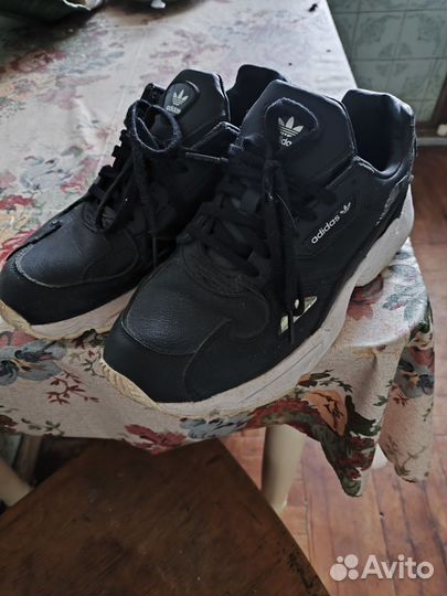 Кроссовки adidas