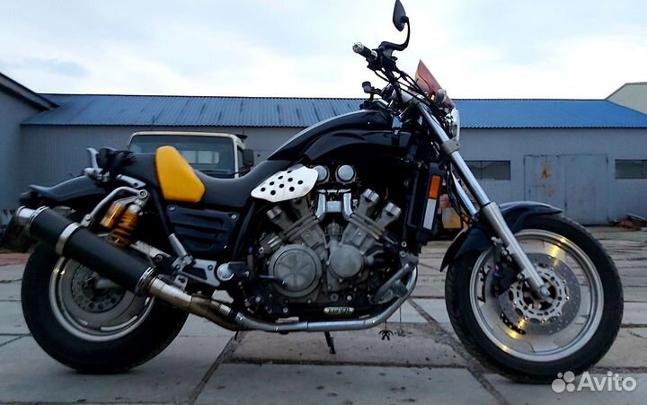 Мотоцикл Yamaha V-Max 1200