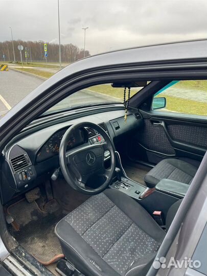 Mercedes-Benz C-класс 1.8 AT, 1995, битый, 306 870 км