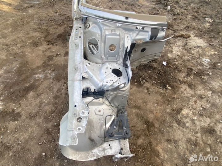 Лонжерон передний правый Mercedes-Benz E-Class