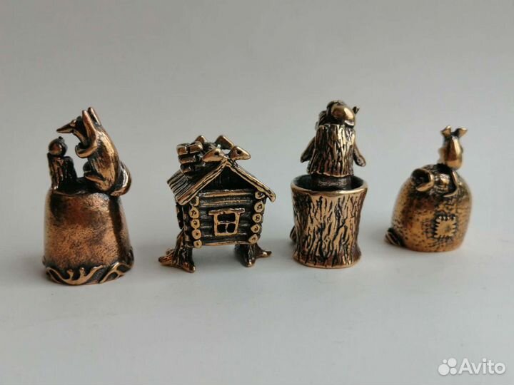 Сувенирные Напёрстки