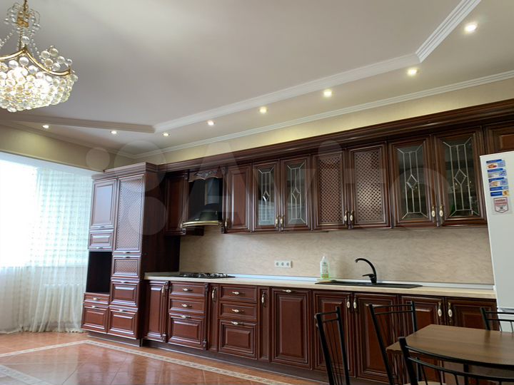 2-к. квартира, 67 м², 2/5 эт.