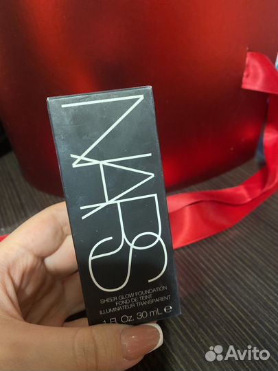 Тональное средство Nars