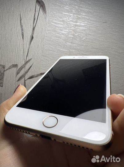 iPhone 8 Plus, 64 ГБ