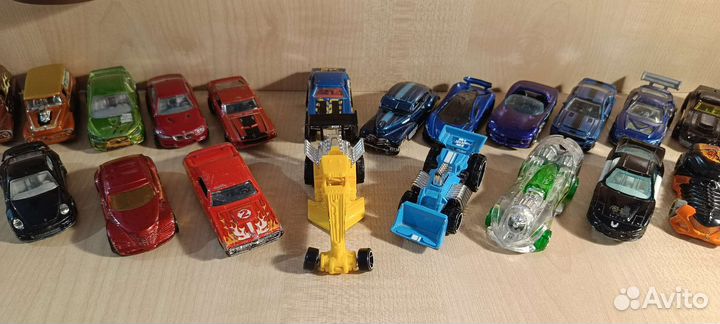 Hot wheels машинки