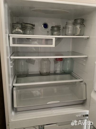 Холодильник Samsung