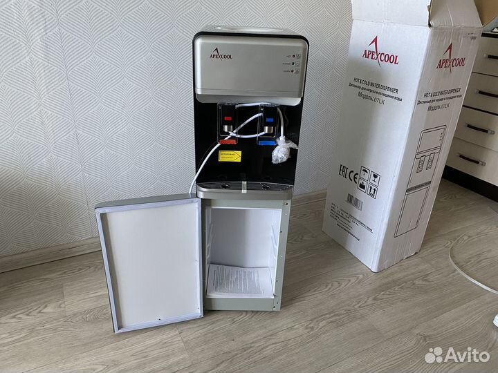 Кулер новый для воды напольный