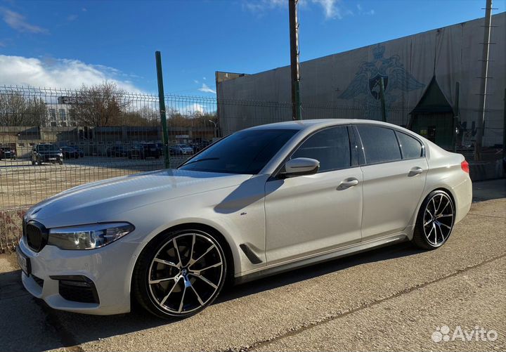 Разношироких 728M style R20 5-120 для BMW F10