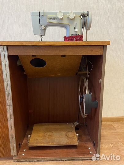 Швейная машина Чайка-III