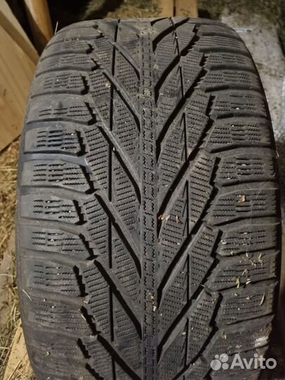 Nokian Tyres Hakkapeliitta R2 SUV 295/40 R21