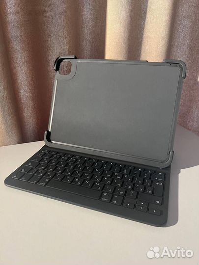 Logitech Slim Folio Pro для iPad 11