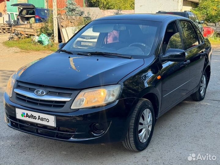 LADA Granta 1.6 МТ, 2012, 166 200 км