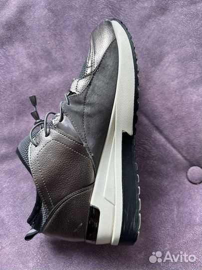 Кроссовки женские 40 размер