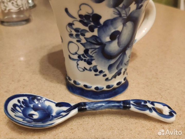 Чашка с ложкой Гжель
