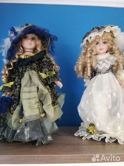 Кукла фарфоровая