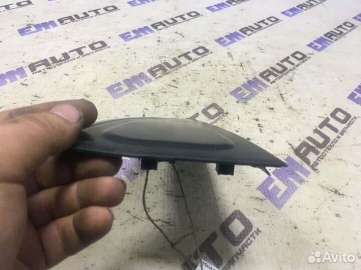 Уголок двери задней правой наружный Шевроле Ланос