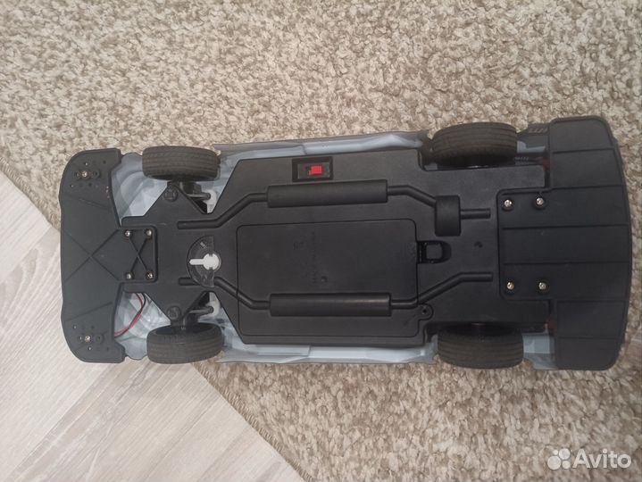 Машинка на пульте управления