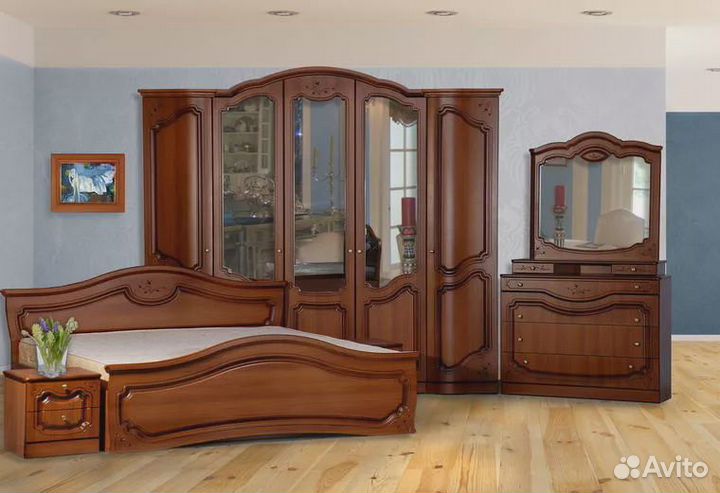 Спальный гарнитур 