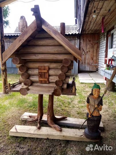 Колодец, избушка, мельница, разные цветочницы и др