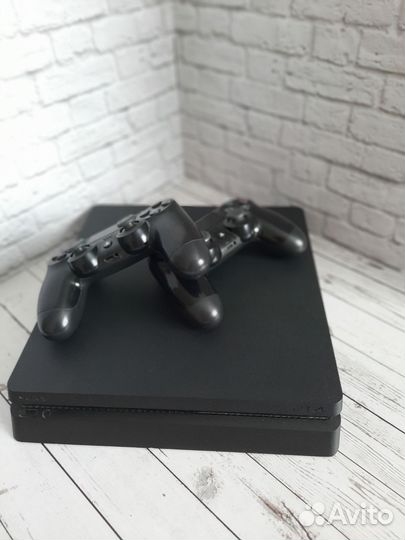 Sony PS4 slim