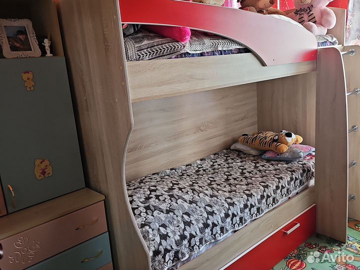 Двухъярусная кровать бу с матрасами