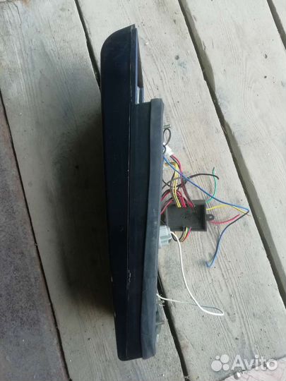 Задние фонарь