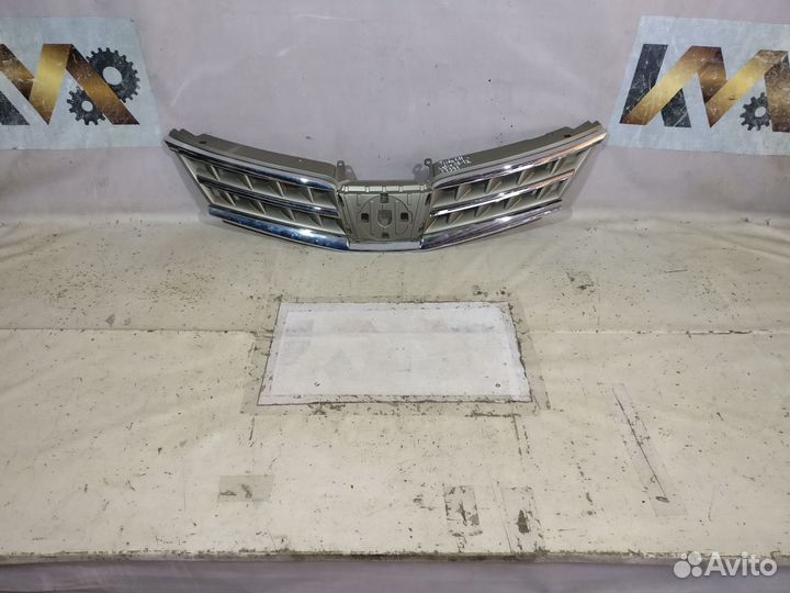 Ниссан Тиида C11 2008- Решетка радиатора 17391