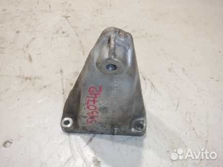 Кронштейн двигателя A1132232804