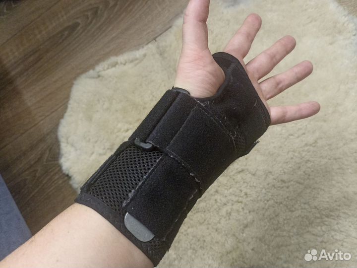 Бондаж, ортез для левой кисти