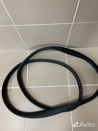 Уплотнитель двери задний левый Renault Duster 2