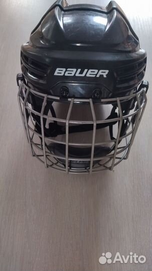 Хоккейный шлем