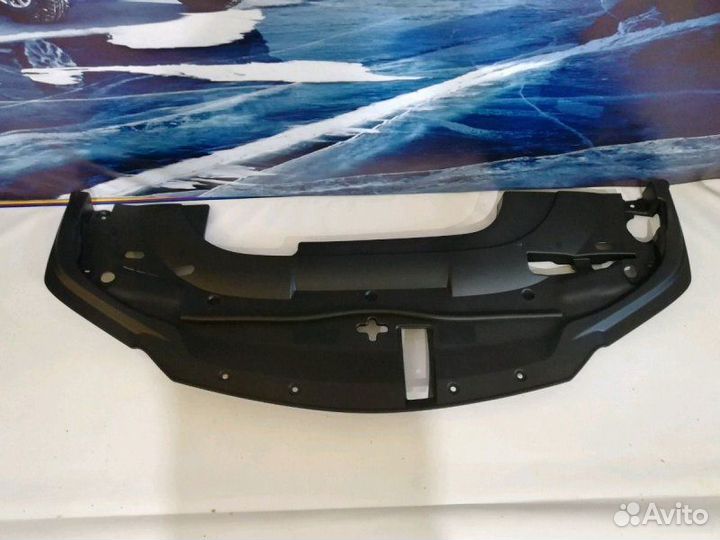 Накладка радиатора Lexus Lx 570