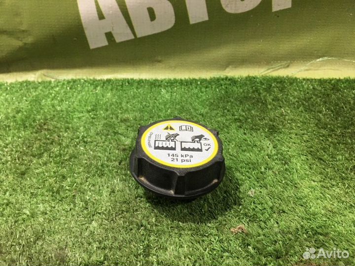 Крышка расширительного бачка Mazda Mazda3 BK LF-VE