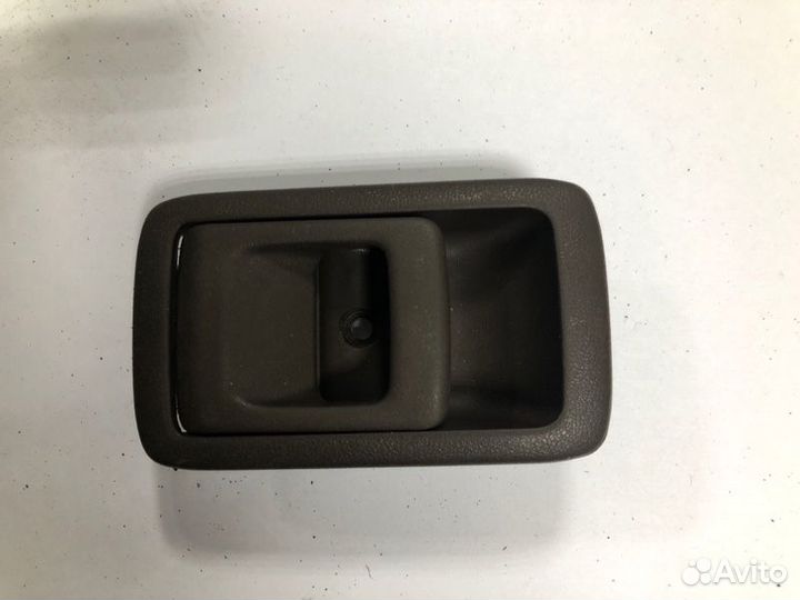 Ручка двери внутренняя задняя левая Toyota Hilux