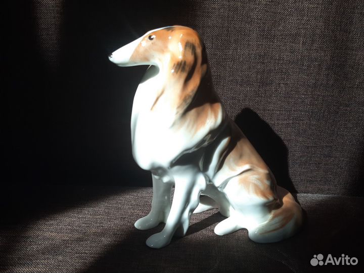 Фарфоровая статуэтка собаки лфз