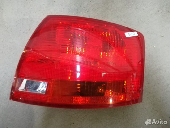 Фонарь задний правый Audi A4 B7 (S4,RS4)