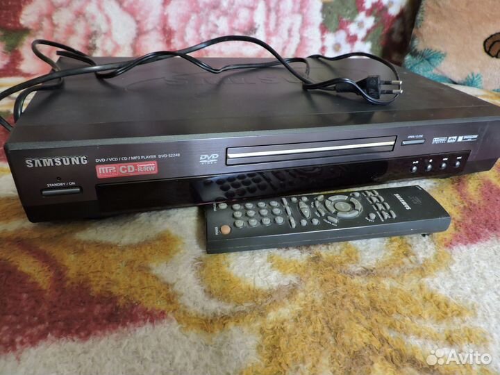 Продаю видеоплееры 2 дисковых караоке и 1кассетный