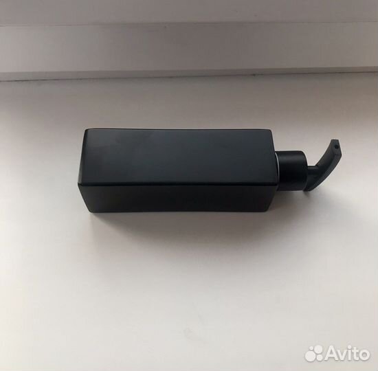 Черный дозатор