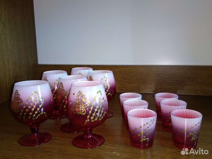 Набор бокалов и рюмок для вина