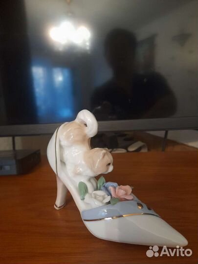 Статуэтка фарфор