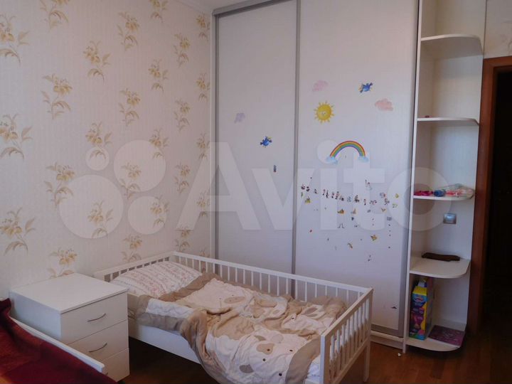 3-к. квартира, 100 м², 3/5 эт.