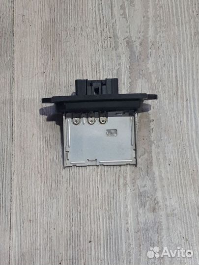 Резистор печки Реостат Nissan note E11