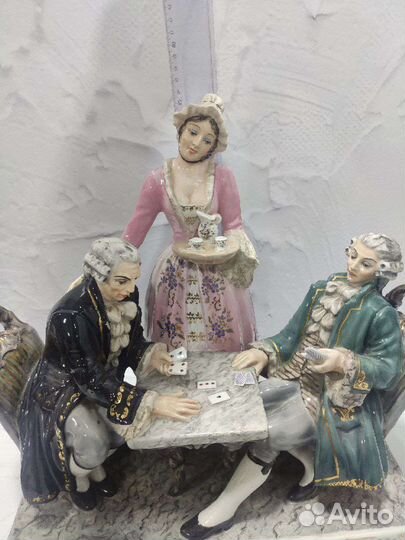 Фарфор.Статуэтка