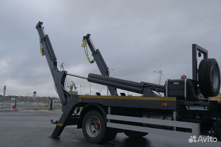 Портальный погрузчик (Бункеровоз / контейнеровоз )