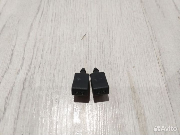 Форсунка омывателя Renault megane 2