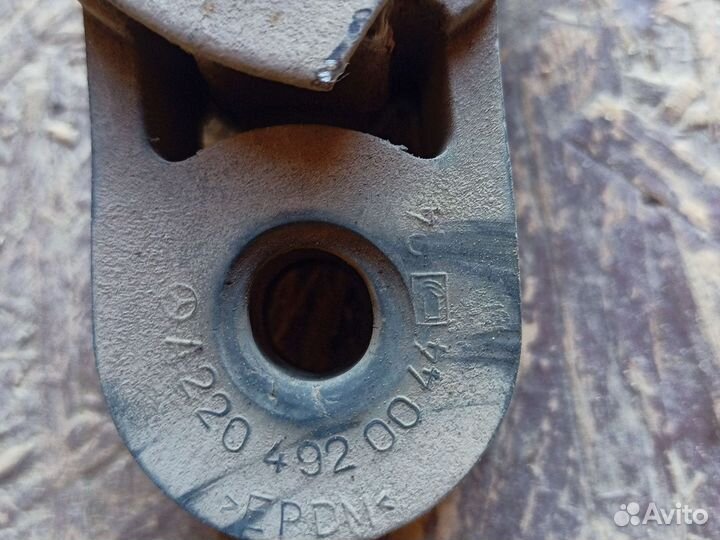 Подушка глушителя Mercedes-Benz S W220 A2204920044