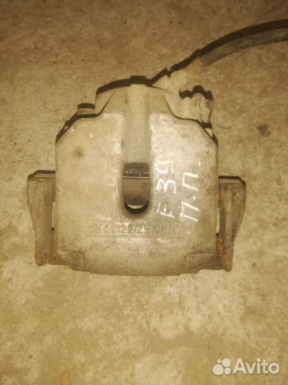 Правый передний Суппорт Bmw e39 Бмв