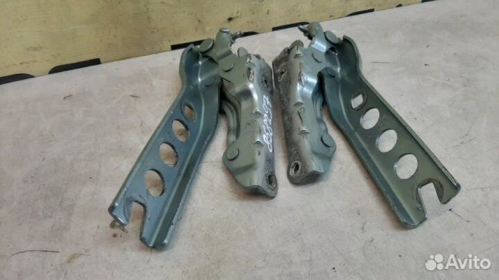 Петля капота Skoda Octavia А5 лифтбек CBZ 2009