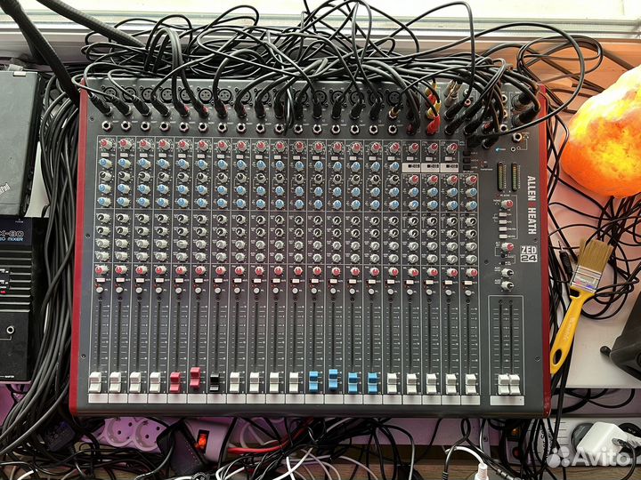 Микшерный пульт Allen & Heath ZED-24